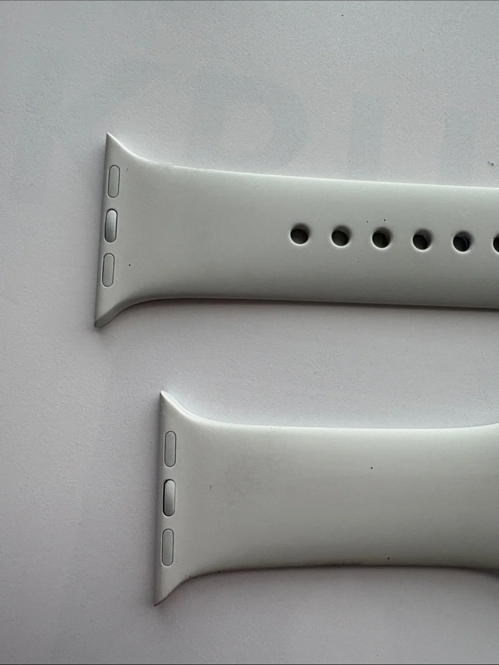 Genuine Apple Watch White Silicone sports Band Replacement white S/M 38mm